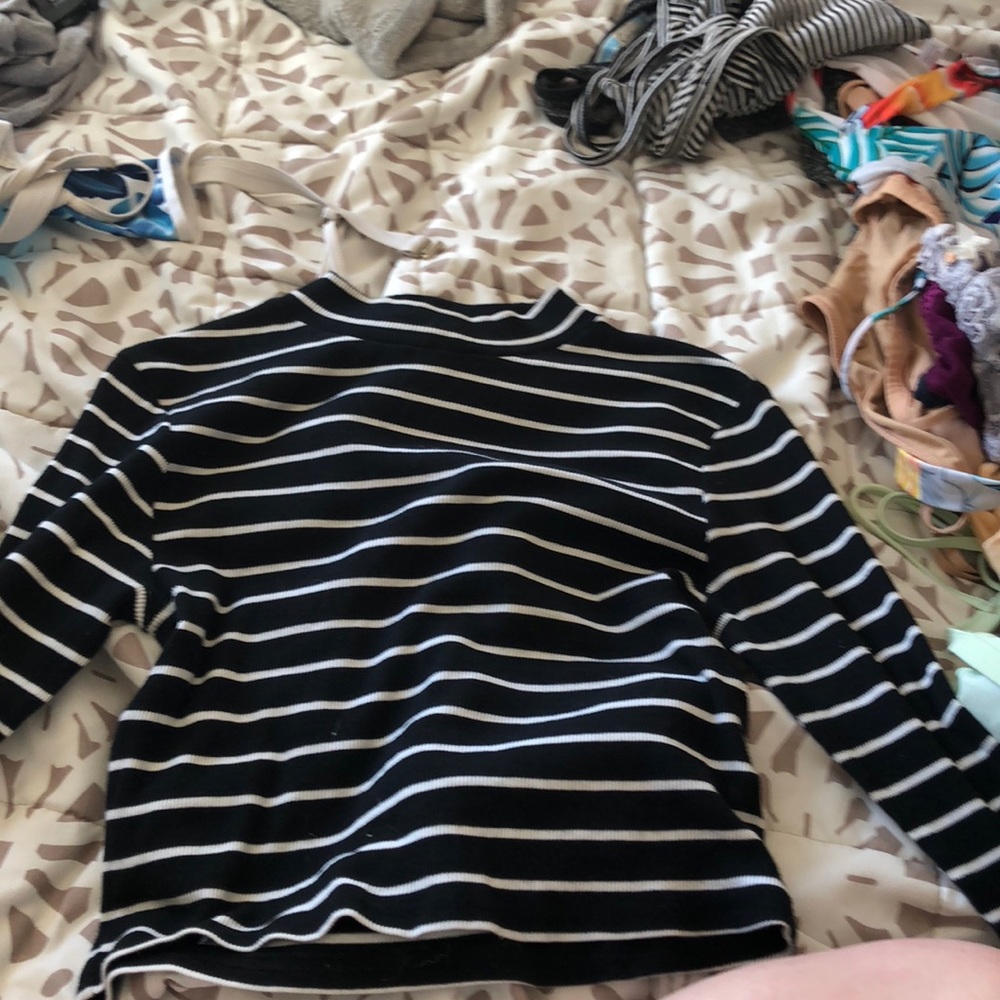 Mock turtle neck long sleeved crop top